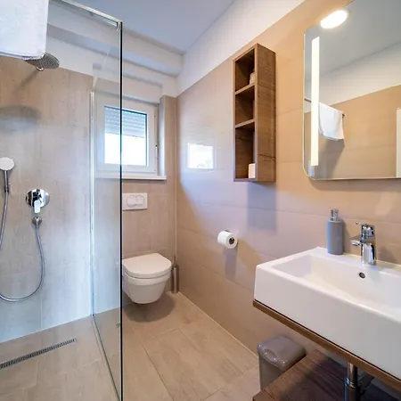 B&m Rab-lopar 4* Lopar