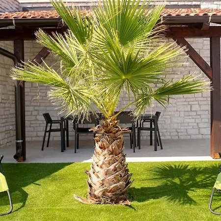B&m Rab-lopar Apartmanhotel