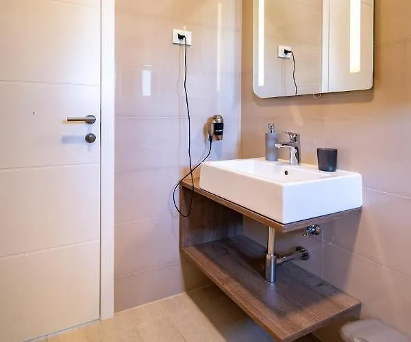 B&m Rab-lopar Hotel de apartamente 4*