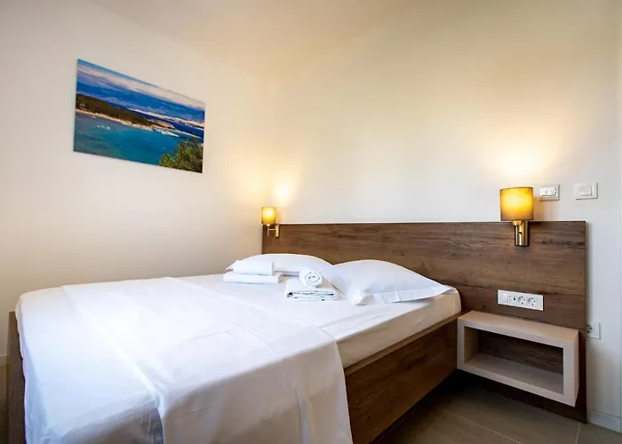 Hotel de apartamente B&m Rab-lopar