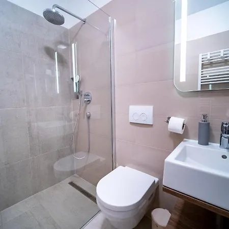 B&m Rab-lopar Apartmanhotel