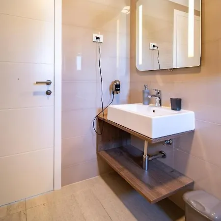 B&m Rab-lopar Apartmanhotel 4*