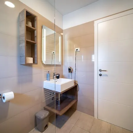 Aparthotel B&m Rab-lopar