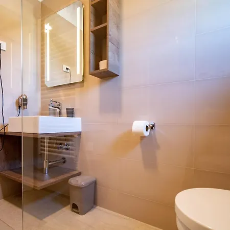 B&m Rab-lopar Apartmanhotel 4*