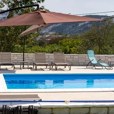 B&m Rab-lopar Hotel apartamentowy