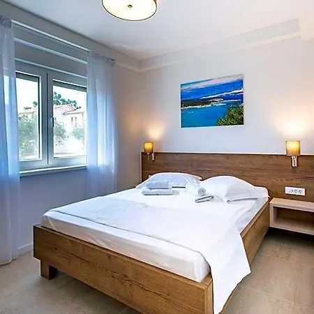 Apartmanhotel B&m Rab-lopar 4*