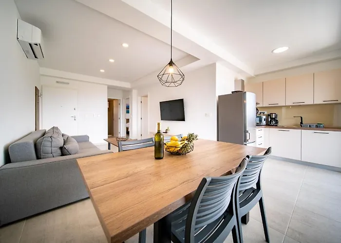 B&m Rab-lopar Aparthotel